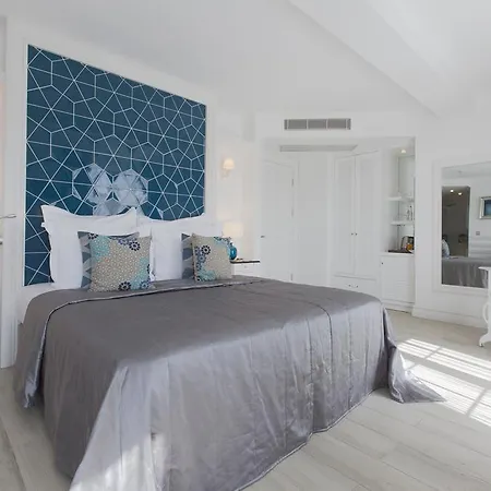 Cella & Ephesus Отель *