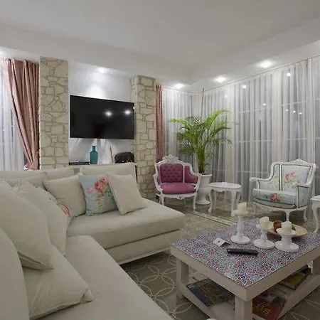 Cella & Ephesus Hotell