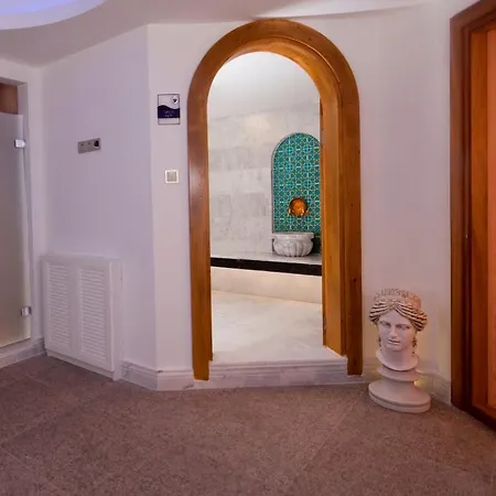 Cella & Ephesus Hotell *